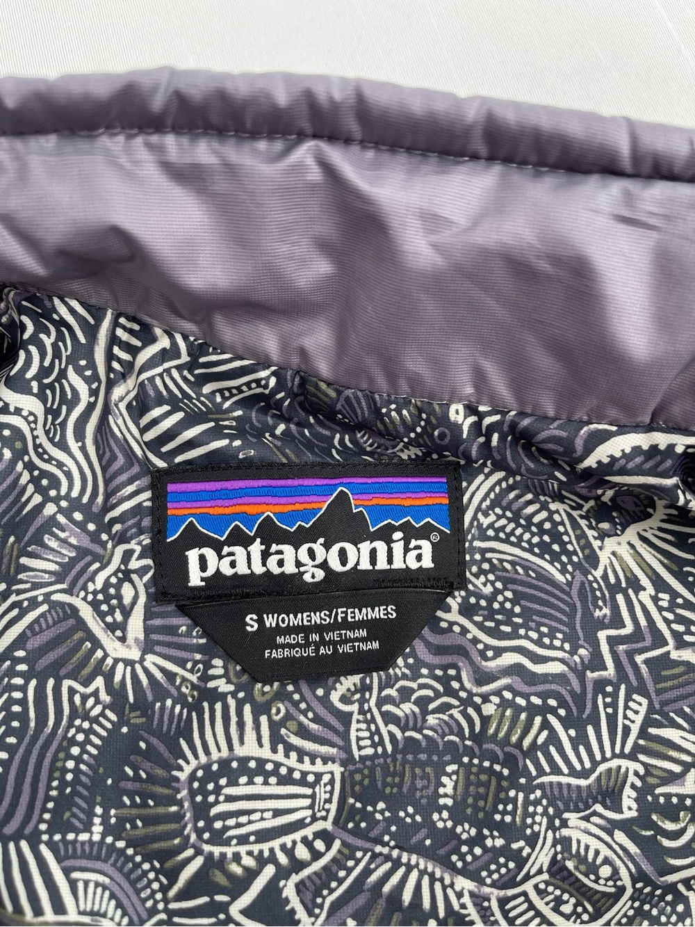 Patagonia Women's Quilted Lavender-Gray Puffer Jacket - Picture 6 of 9